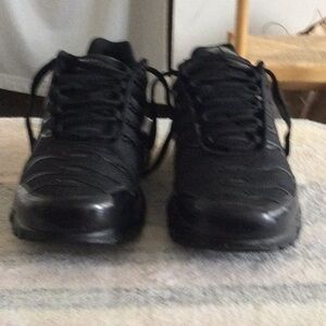 Black Men's Athletic Shoes